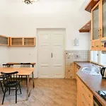 5 Single Confortable Beds At Charles Bridge