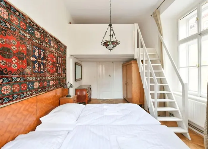 5 Single Confortable Beds At Charles Bridge