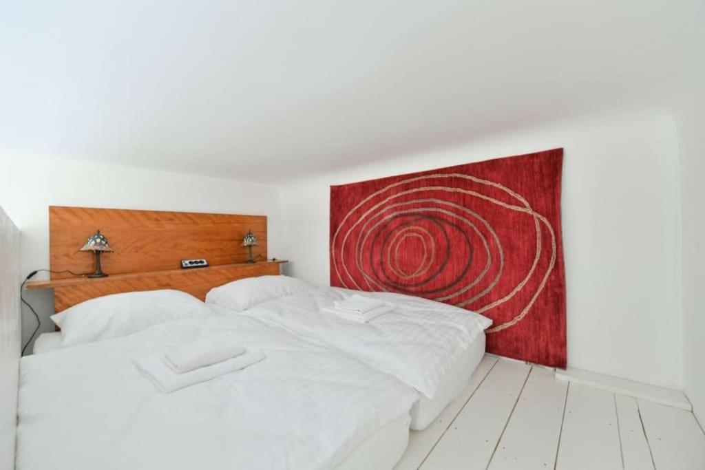 5 Single Confortable Beds At Charles Bridge *